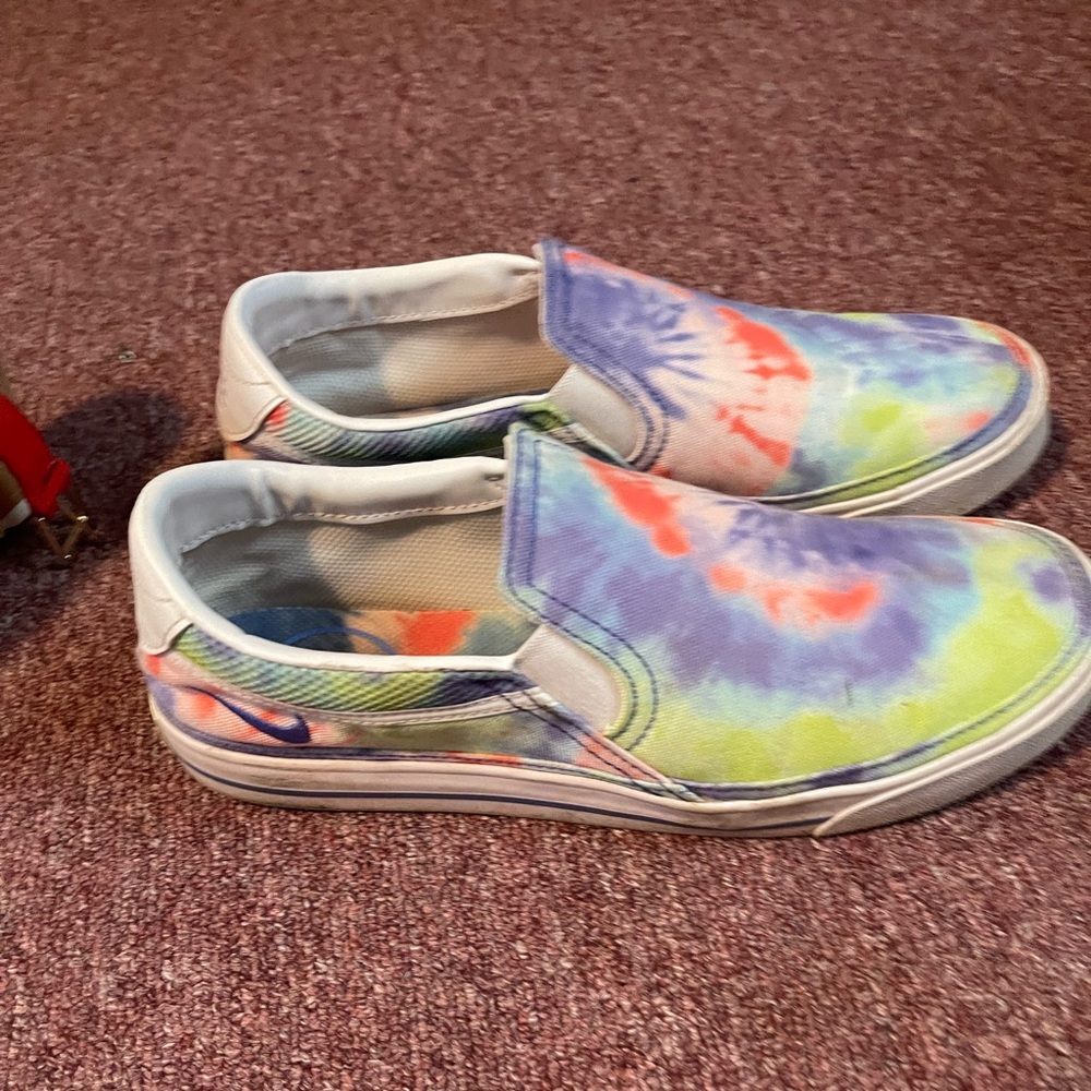 Nike flats